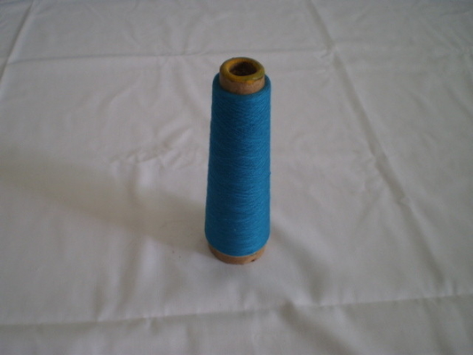 L'Anti-Pilling polyester bleu de dopant a teint le fil, fil de la couleur 50s